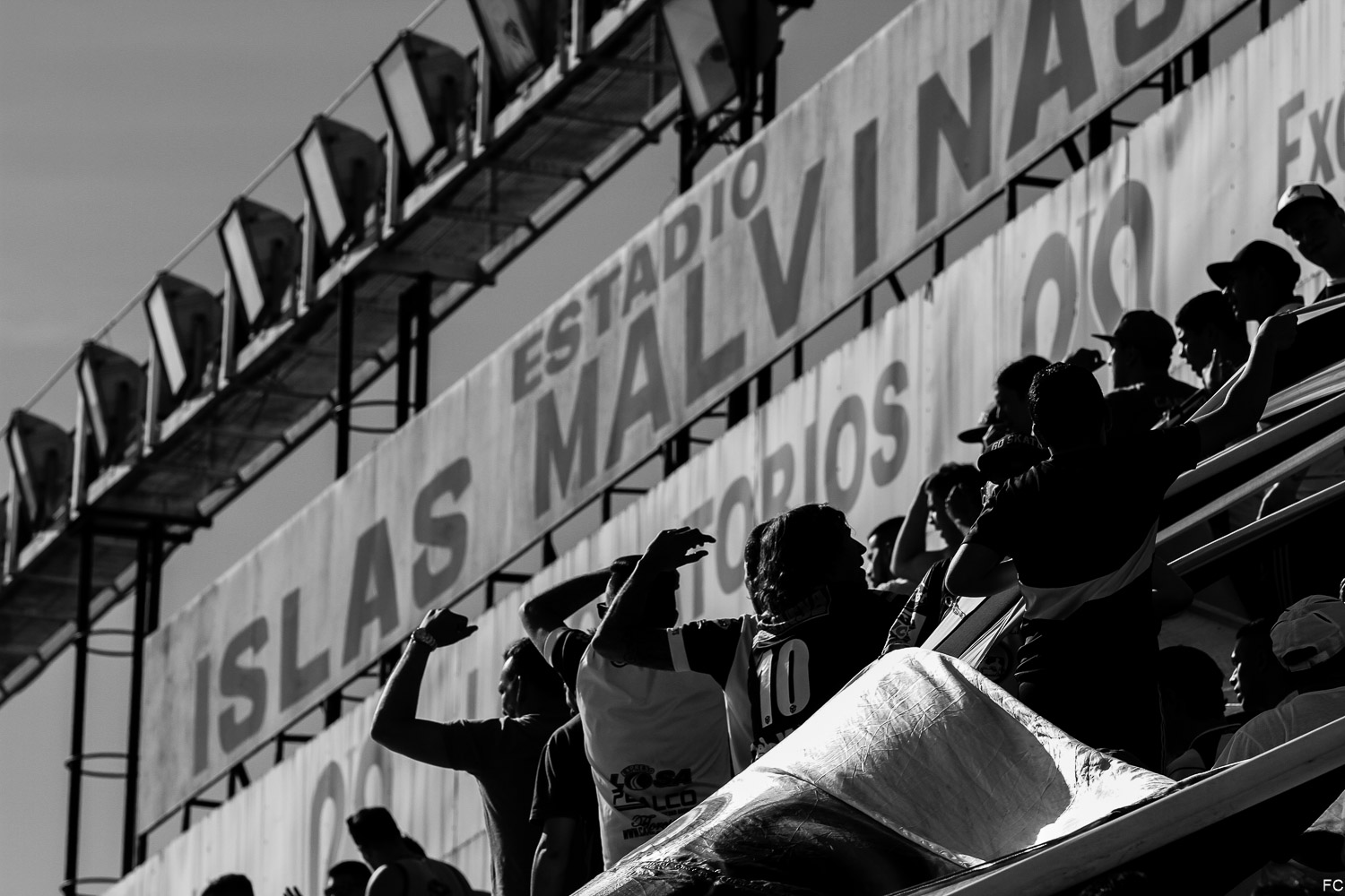 Fotos das torcidas em All Boys x Santamarina