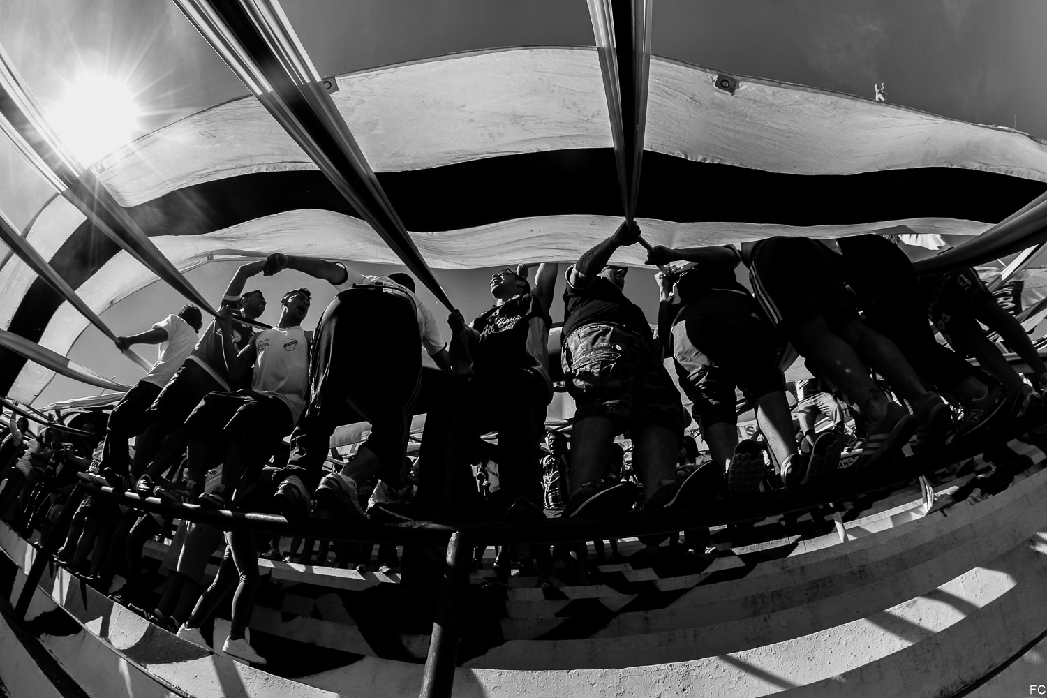 Fotos das torcidas em All Boys x Santamarina